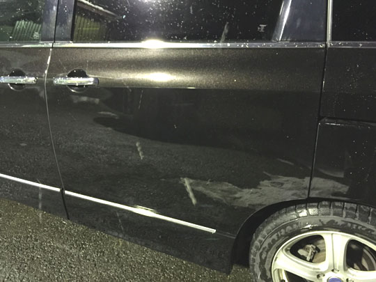 車のドア擦り傷修理代 費用事例 エルグランド フィット ワゴンｒ